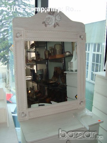 Дървено огледало с орнаменти рози, снимка 1 - Огледала - 14572396
