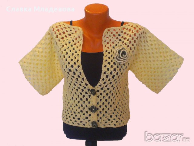 Елегантна жителка в цвят екрю със зелена роза, снимка 2 - Жилетки - 14792513