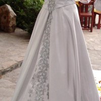 Сватбена рокля, снимка 2 - Рокли - 22622279