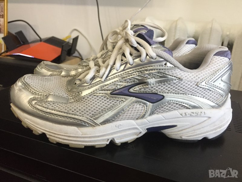 маратонки за бягане Brooks Latitude, снимка 1