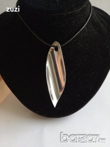 Сребърна висулка  на червена естествена кожа - сребро проба 925 , снимка 3 - Колиета, медальони, синджири - 18462757