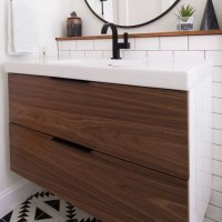 Мебели за баня по поръчка-водоустойчиви шкафове и плотове от МДФ иПВЦ