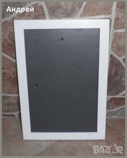 Дървена бяла рамка-без стъкло,но със сив картон за гръб, снимка 1