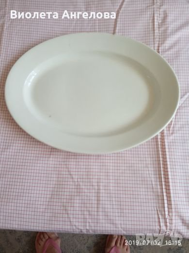 Бяла голяма чиния продълговата пак е антика, снимка 1