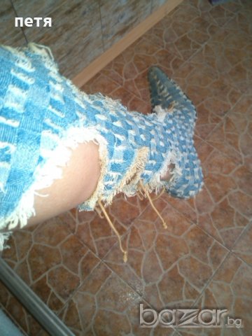 уникален дънков комплект намален, снимка 2 - Дамски обувки на ток - 18535395