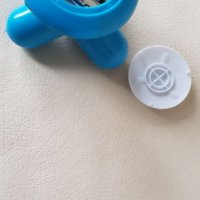 Синьо-бял Малък Масажор С 3 ААА Батерии, снимка 1 - Масажори - 24136236