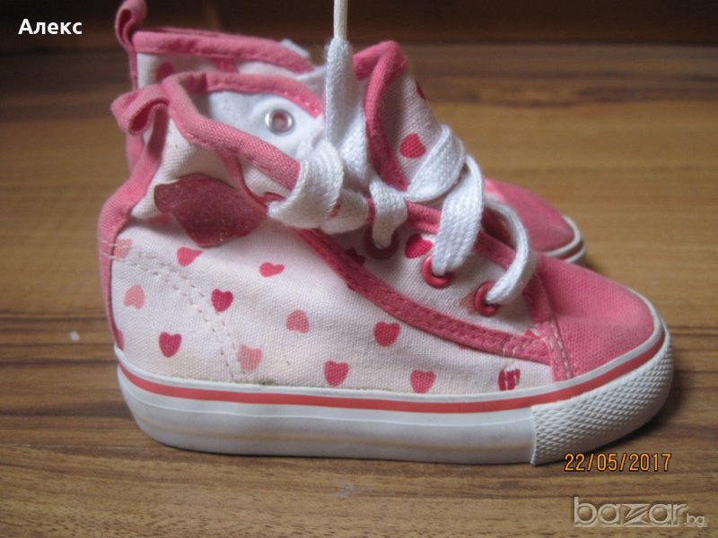 H&M -  кецове на сърца №23, снимка 1