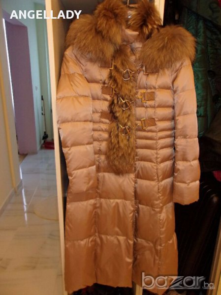 Продавам дамска дълга пухенка от пух и яка от лисица, снимка 1