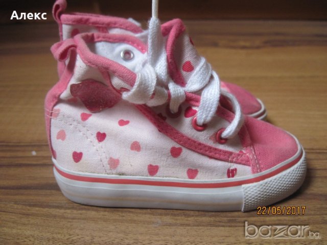 H&M -  кецове на сърца №23, снимка 1