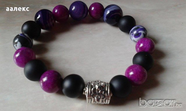 Ръчно изработена гривна от естествени камъни