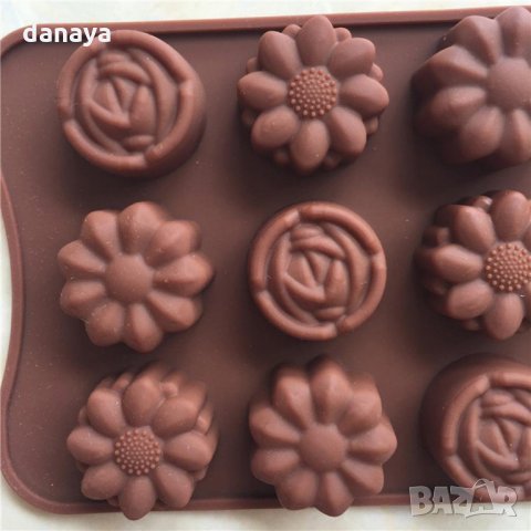 740 Силиконова форма за шоколадови бонбони цветенца и розички, снимка 2 - Форми - 24216425