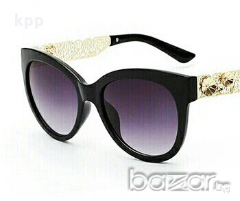 Слънчеви очила черни със златни рамки с орнаменти 