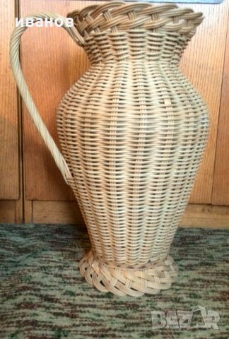 голяма плетена ваза