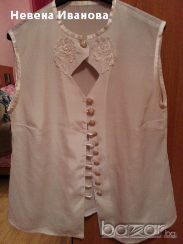 Бяла лятна блуза уникат без ръкав с апликации