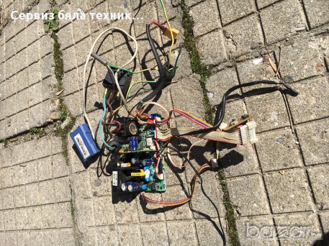 Продавам перфектна управляваща платка и 2 бр. мотори за турбината  на инвенторен климатик SAMSUNG