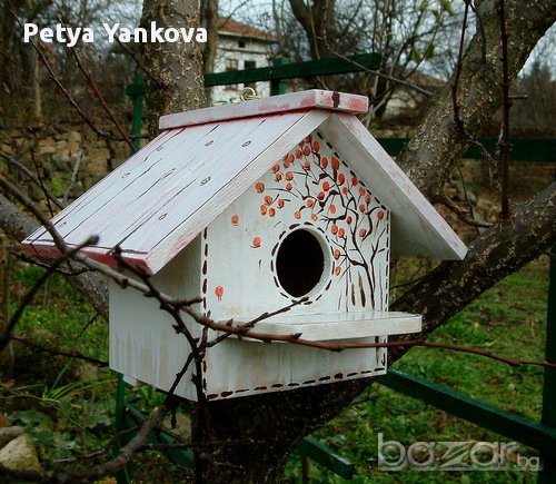 дървени рисувани къщички за птици, снимка 1