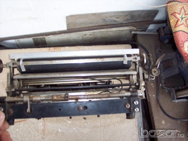 Машина пишеща Адлер стара продавам, снимка 2 - Колекции - 19502775