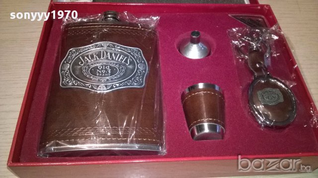 Jack daniels-Луксозен подаръчен комплект-24/18/4см, снимка 2 - Антикварни и старинни предмети - 16432356