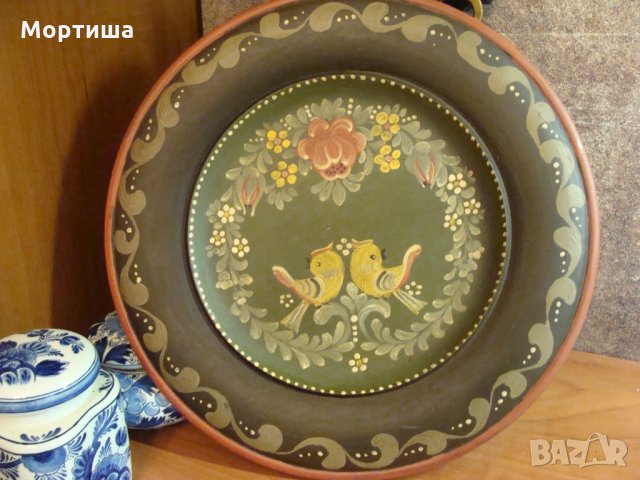 Холандска ръчно изработена изрисувана дървена чиния 