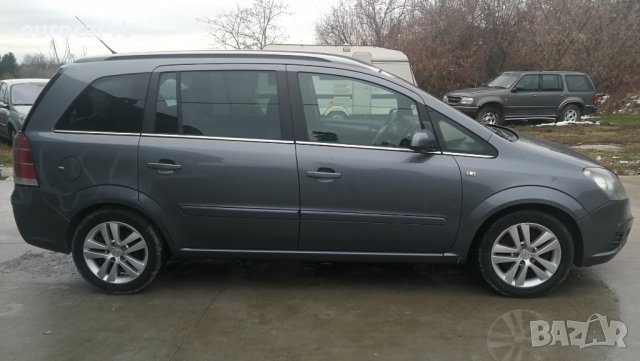 на части Opel Zafira 1.9 CDTI COSMO, снимка 4 - Автомобили и джипове - 23690158