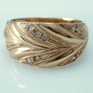 златен пръстен -голям колан - 3.71  грама/ размер №56-56.5, снимка 2 - Пръстени - 15733235