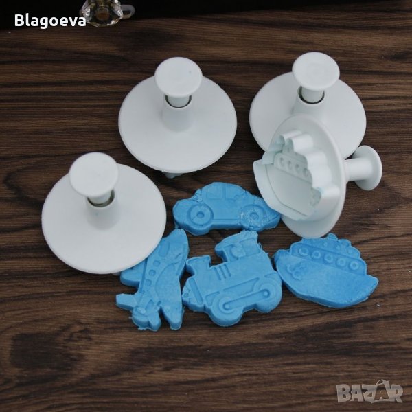 Резци с бутало – превозни средства: корабче, количка, самолетче и влакче, снимка 1