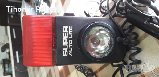 Компас фенер червена светлина 12в.Нови крушки с букса за запалката., снимка 1