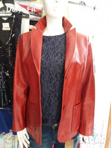 РАЗПРОДАЖБА Червено сако от естествена кожа 