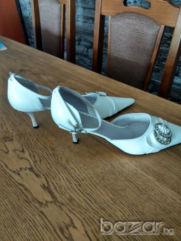 Обувки, снимка 4 - Дамски обувки на ток - 19714931