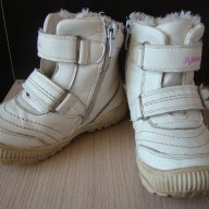 Бели боти / ботушки за зимата на APAWWA - ест. кожа, н. 25, снимка 3 - Детски боти и ботуши - 12115282