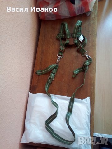 Продавам ръчна проходилка и поводи за разходка