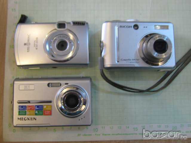 Лот от три цифрови фотоапарата отказали да работят, снимка 1 - Фотоапарати - 7813977