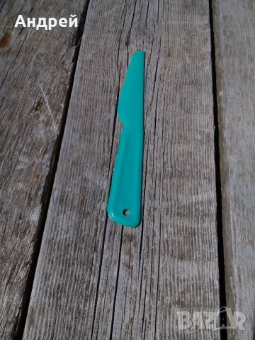 Детско пластмасово ножче, снимка 2 - Антикварни и старинни предмети - 21596004