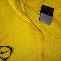 Яке ветровка Nike L , снимка 4 - Спортни дрехи, екипи - 16777245