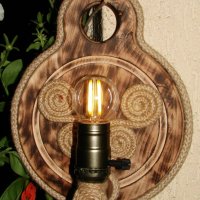 Уникална, ръчно изработена дървена битова стенна лампа Гайтан за механа в битов/винтидж стил, снимка 1 - Лампи за стена - 22108824