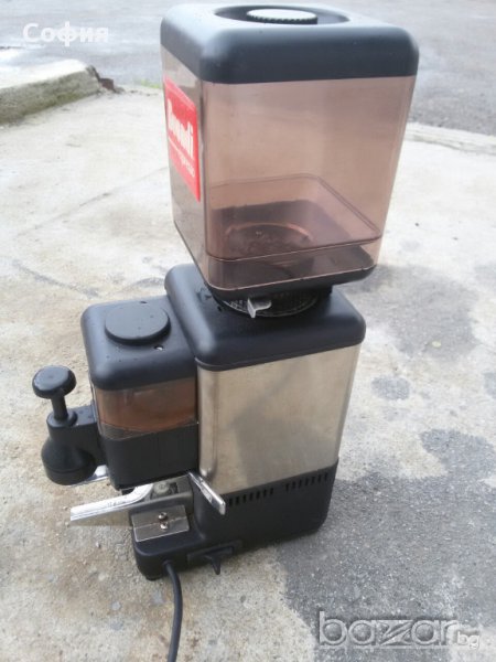 Професионална кафемелачка FAEMA, брояч на дозите., снимка 1