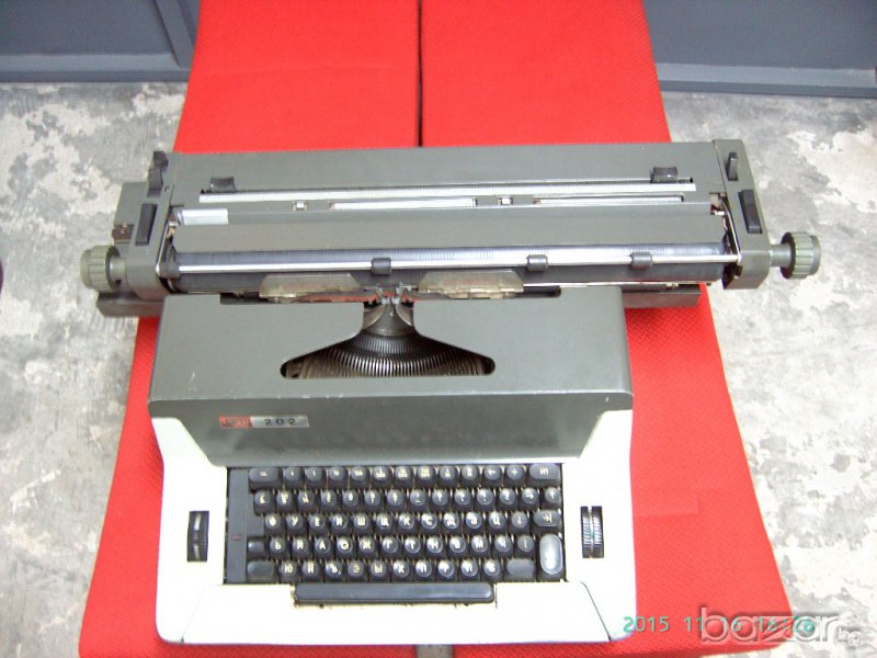 Пишеща машина с дълъг валяк, снимка 1