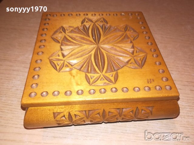 ретро дървена кутия с дърворезба-15х15х7см-внос швеицария, снимка 2 - Колекции - 20121652