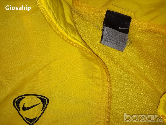 Яке ветровка Nike L , снимка 4 - Спортни дрехи, екипи - 16777245