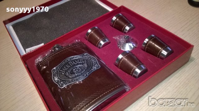 Jack daniels нов подаръчен комплект-24/18/4см-внос швеицария, снимка 3 - Антикварни и старинни предмети - 16341229