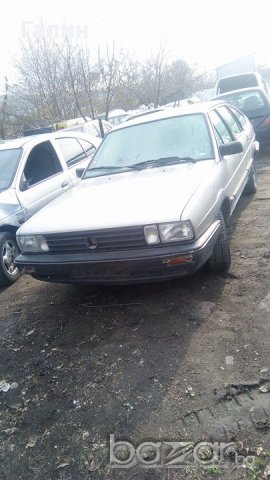 Продавам Пасат 1 на части