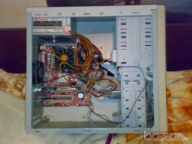 Продавам Настолен Компютър