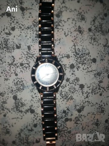 Стилен дамски часовник , снимка 1 - Дамски - 23745463