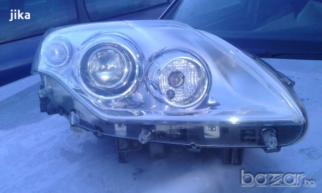 Renault Laguna десен  фар  bixenon 2010