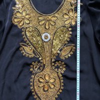 копринена рокля с бродерия за хор, снимка 1 - Антикварни и старинни предмети - 25773027