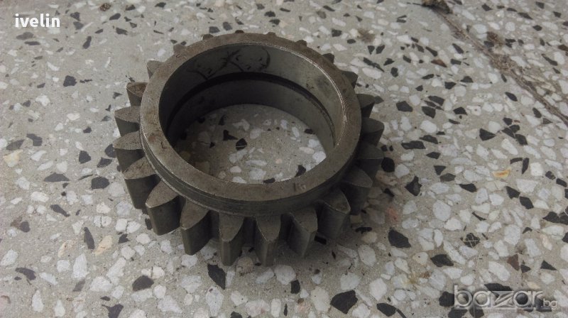 Зъбно колело раздатачна кутия МТЗ, снимка 1