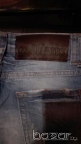 Galliano нови дамски къси дънки, снимка 2 - Дънки - 18911434