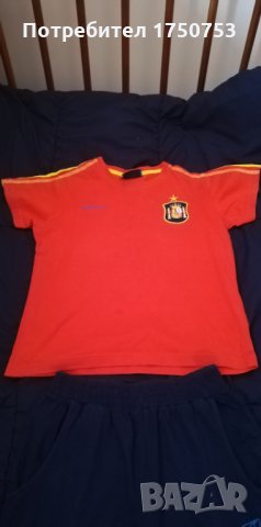 Футболен екип къси панталонки и тениска на Испания с подарък, снимка 1 - Други - 25907128