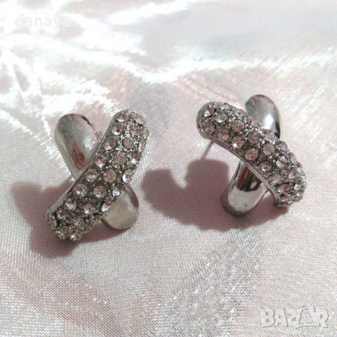 Комплект бижута обеци с винтчета и колие X с камъчета, снимка 9 - Бижутерийни комплекти - 22276789