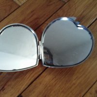 Огледало женско във формата на сърце сгъваемо от Рим, снимка 2 - Други - 21674706